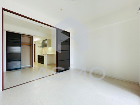 居室・リビング　同マンション別部屋参考写真