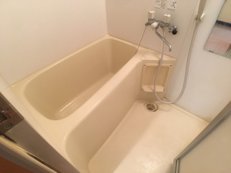 バス・シャワールーム　お風呂になります。一日の疲れを癒してくださいね。