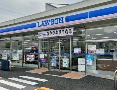 コンビニ　ローソン中川横堀町店（コンビニ）まで570m