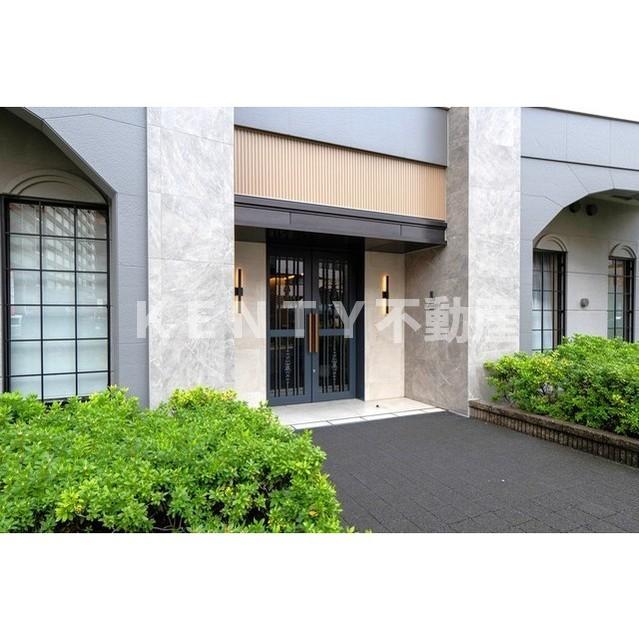 エントランス　落ち着いたエントランスです