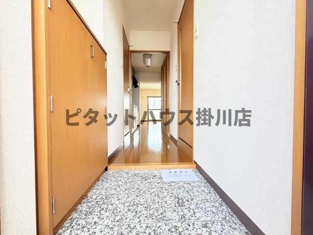 ＪＲ東海道本線 愛野駅 徒歩6分 4階建 築23年の玄関写真