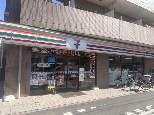 コンビニ　セブンイレブン（コンビニ）まで523m