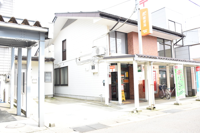 郵便局　高田本町郵便局（郵便局）まで2409m