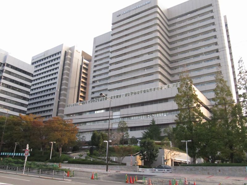 コンビニ　ファミリーマート大阪市大病院店（コンビニ）まで165m