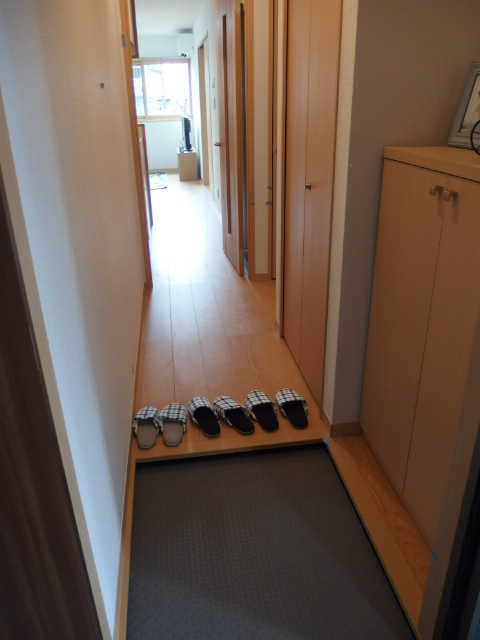 玄関　※モデルルーム※他号室写真※現況有姿となります。
