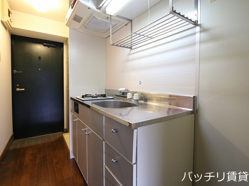キッチン　別号室タイプの為、現状を優先いたします