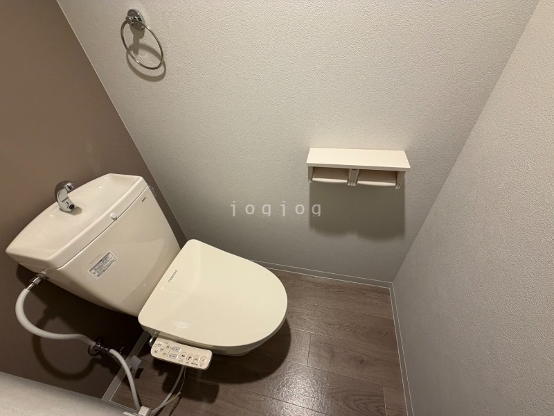 トイレ　窮屈感がなくリラックスのできるトイレです。
