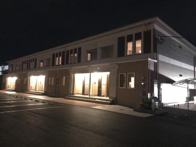 建物外観　外観写真（夜）
