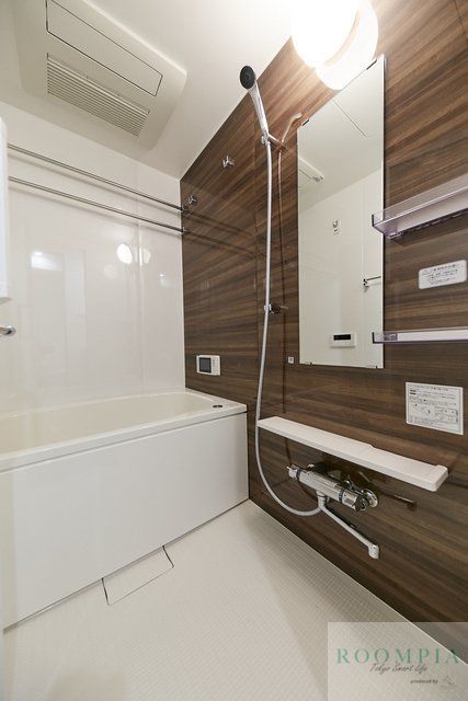 バス・シャワールーム　※同タイプの別のお部屋です。