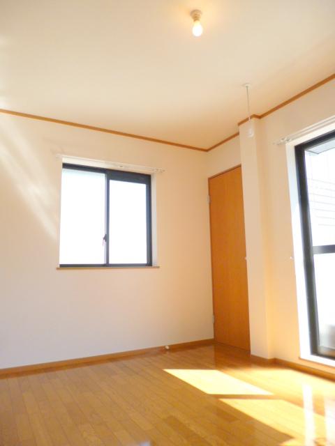居室・リビング　☆角部屋で風通しが良いです☆