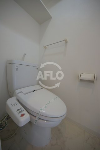 トイレ　ドゥーエ谷町　ウォシュレット付き