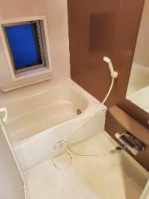 バス・シャワールーム　コンパクトで使いやすいお風呂です