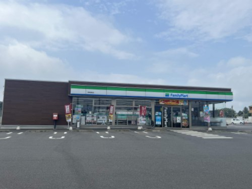 コンビニ　ファミリーマート　笠間旭町店（コンビニ）まで1550m