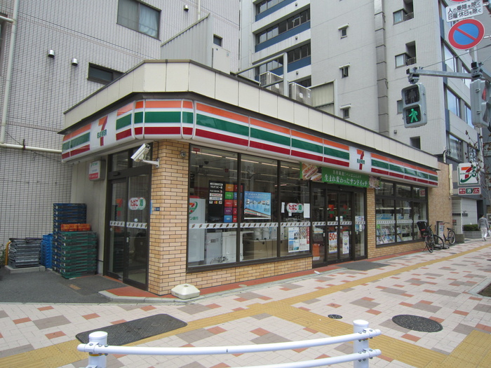 コンビニ　セブンイレブン（コンビニ）まで103m