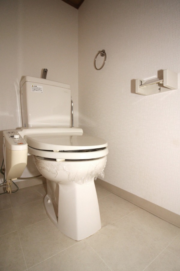 トイレ　トイレ温水洗浄便座