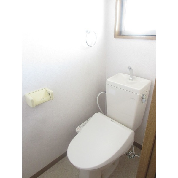 メゾンレーヴ潮江のトイレ写真
