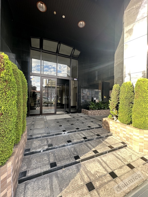 エントランス　豪華なエントランス。マンションを演出します。