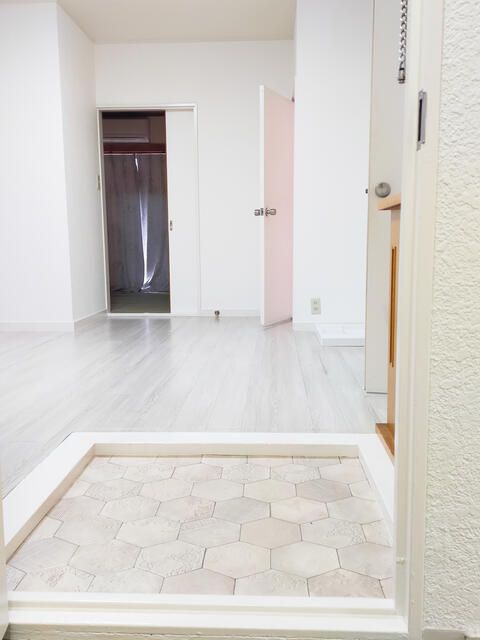 玄関　収納もある玄関です