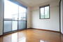 居室・リビング　角部屋・２面採光の明るいお部屋です！
