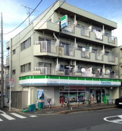 コンビニ　ファミリーマート まるいし八幡山店（コンビニ）まで328m