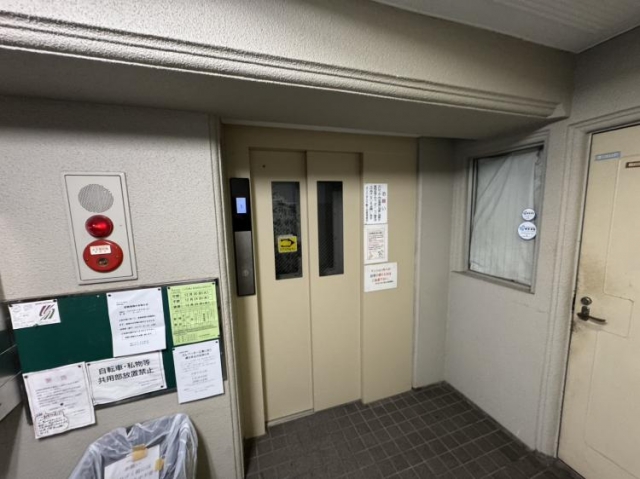 ＪＲ山手線 代々木駅 徒歩4分 11階建 築44年の外観写真