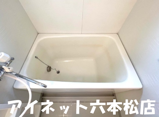 バス・シャワールーム　一日の疲れを癒しましょう。