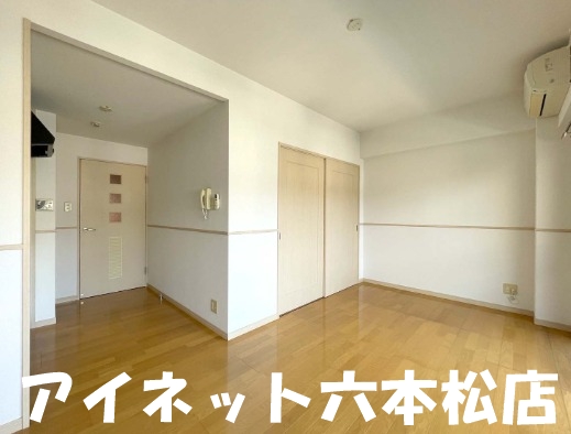 居室・リビング　広々としていいですね。