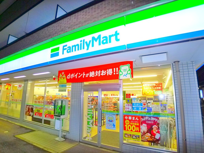 コンビニ　ファミリーマート（コンビニ）まで360m