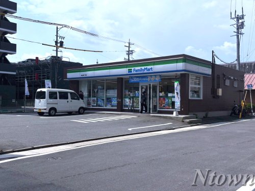 コンビニ　ファミリーマート 黄金通四丁目店（コンビニ）まで550m