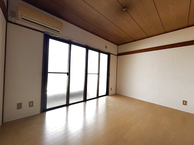 京王線 南平駅 徒歩8分 3階建 築39年の居間写真