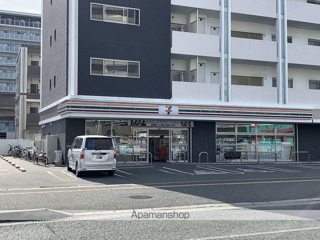 コンビニ　セブンイレブン（コンビニ）まで531m
