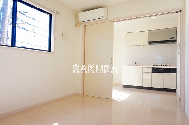 居室・リビング　開放感のあるゆったりとしたお部屋です♪