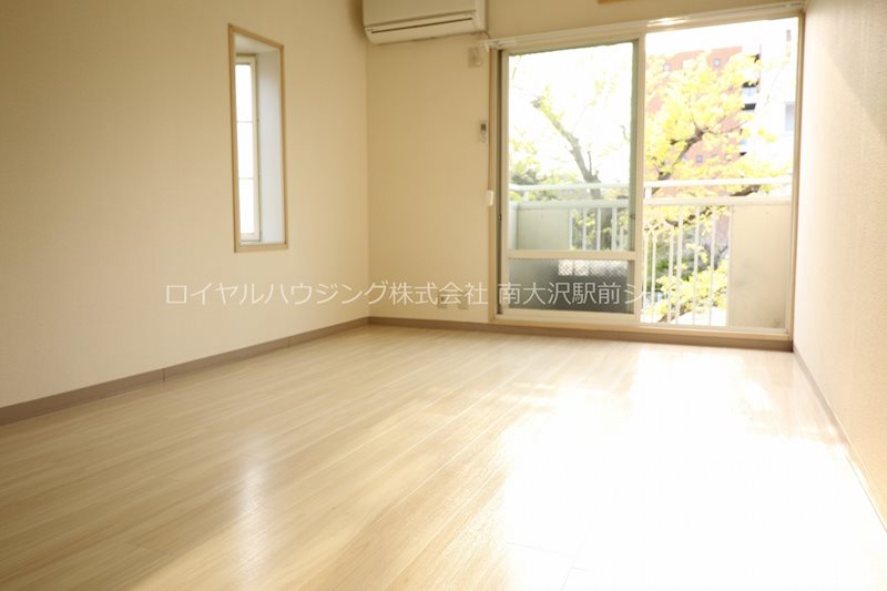 居室・リビング　※別部屋参考写真