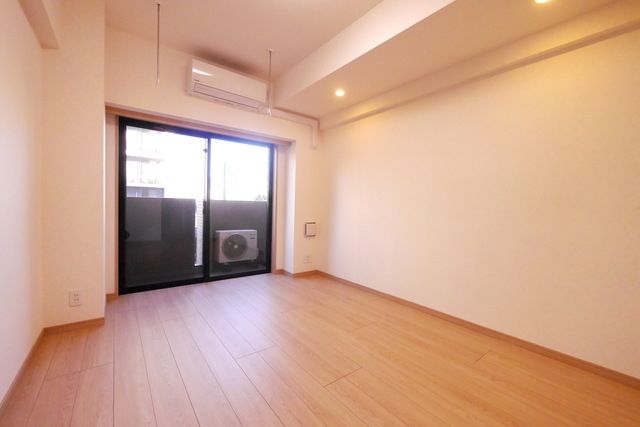 ルーブル川崎中丸子弐番館の居間写真
