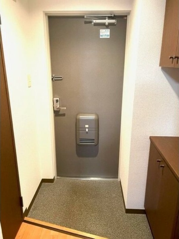 地下鉄東西線 琴似駅 徒歩2分 5階建 築29年の玄関写真