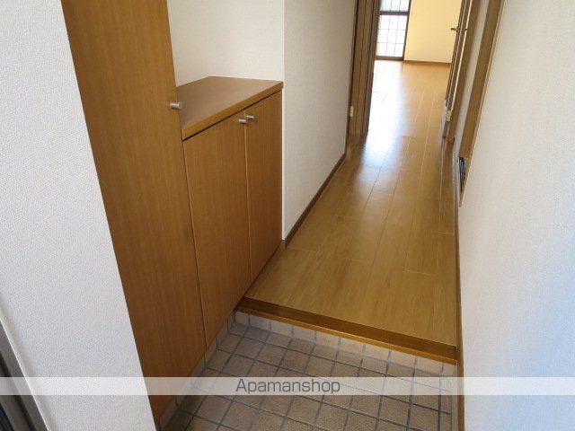 名古屋市守山区 2階建 築24年の玄関写真