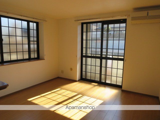 名古屋市守山区 2階建 築24年の居間写真