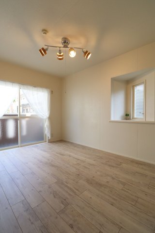 その他部屋・スペース　風通しも良い寝室です☆