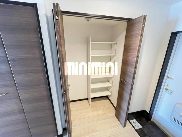 玄関　※同タイプのお部屋の写真です。