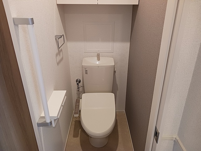 ＪＲ身延線 国母駅 徒歩7分 3階建 築1年のトイレ写真