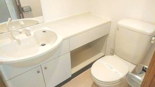 トイレ　清潔感のあるトイレです