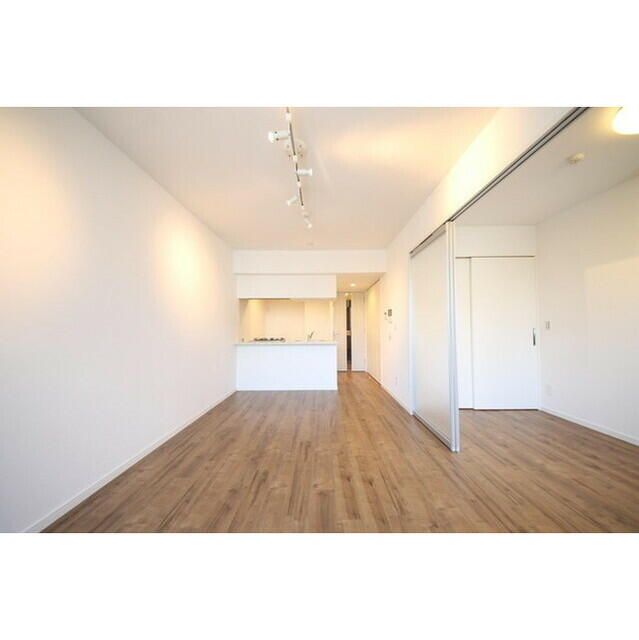 京王井の頭線 池ノ上駅 徒歩10分 5階建 築6年の居間写真