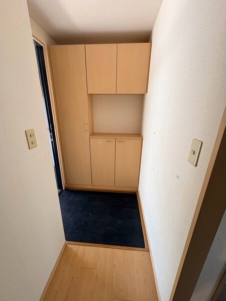名鉄名古屋本線 丸ノ内駅 徒歩9分 2階建 築24年の玄関写真