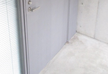 玄関　※別部屋の参考写真です。