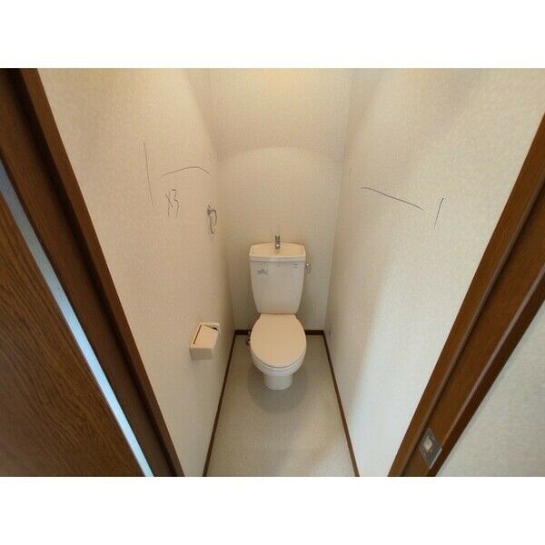 アンプルールフェールオロールのトイレ写真