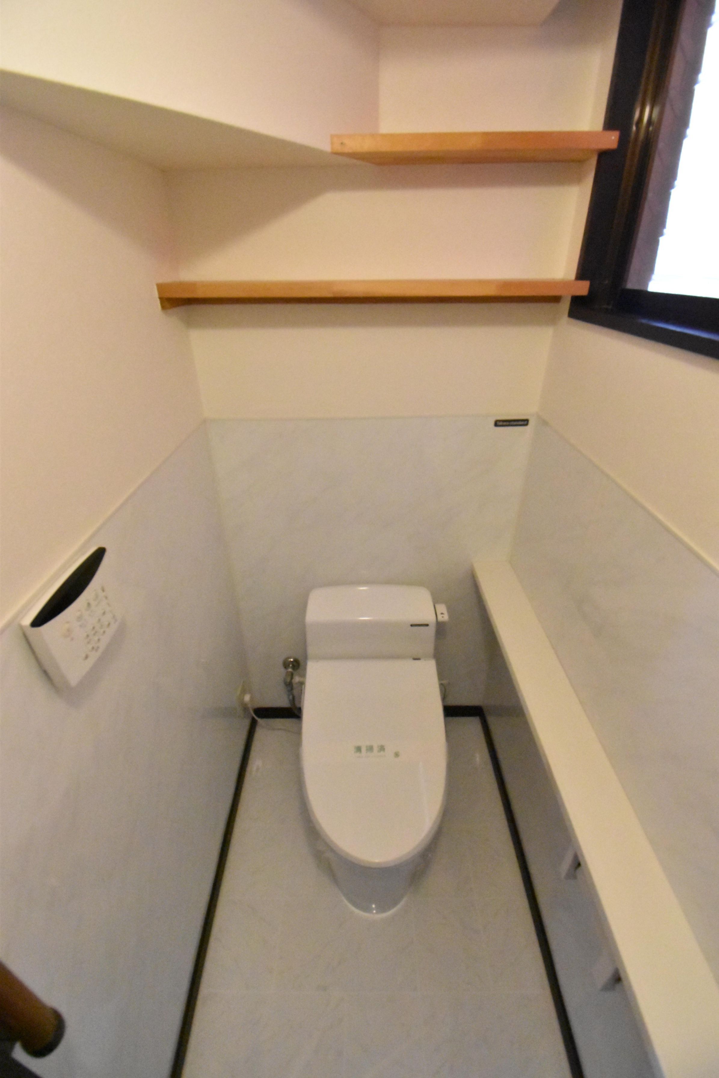 地下鉄七隈線 野芥駅 徒歩4分 2階建 築34年のトイレ写真