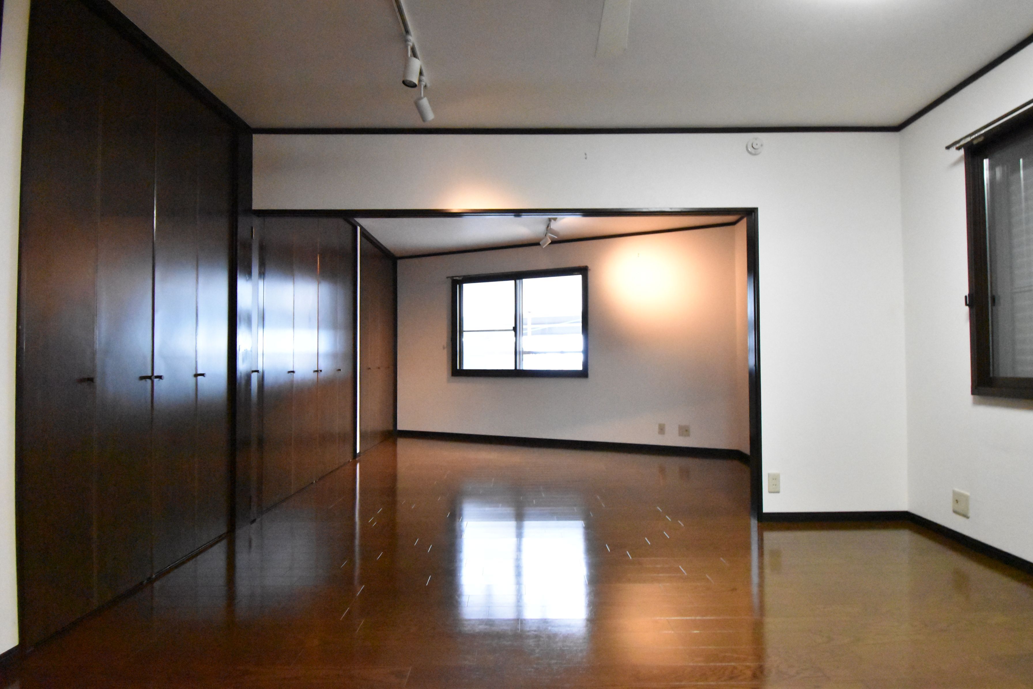 地下鉄七隈線 野芥駅 徒歩4分 2階建 築34年の居間写真