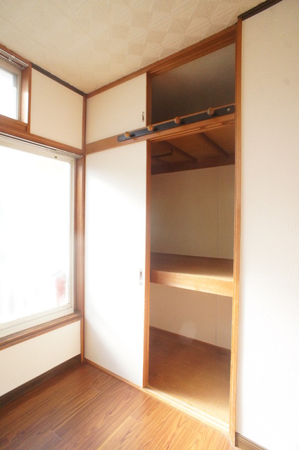 収納　昔ながらの押入タイプ収納♪奥行もあるので収納力があります！