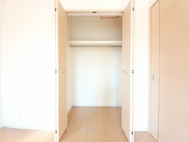 ＪＲ東海道本線 平塚駅 バス乗車時間：20分 最寄りバス停で下車 徒歩7分 2階建 築14年の内装写真