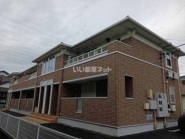 ＪＲ東海道本線 平塚駅 バス乗車時間：20分 最寄りバス停で下車 徒歩7分 築14年